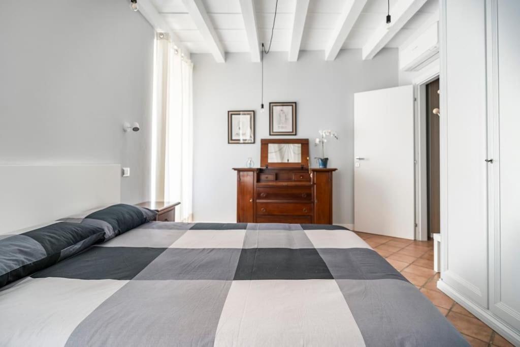L'Atelier Del Centro: Tra Design, Storia E Fascino Lejlighed Brescia Eksteriør billede